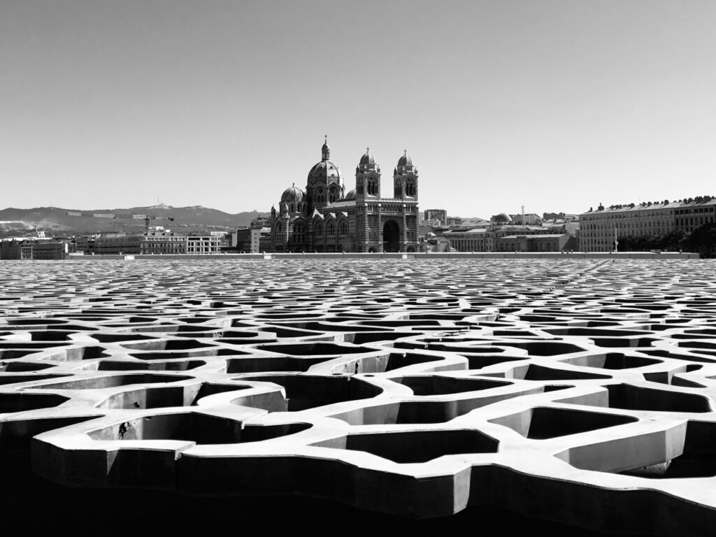 Cathédrale de la Major, Marseille, photographie de rue en noir et blanc